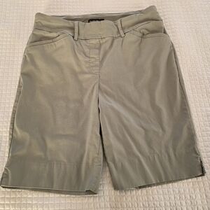 Hilary Radley Women’s Stretch Khaki Bermuda Shorts Size M